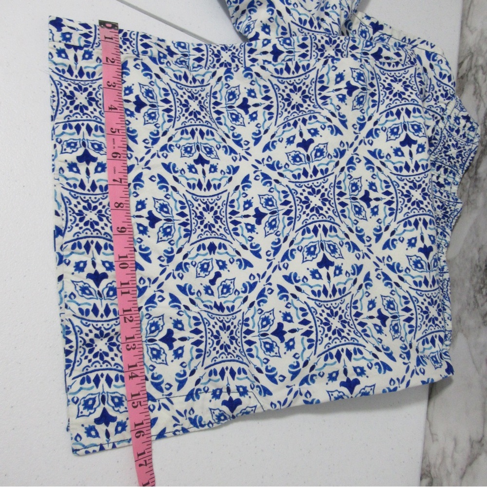 Maeve by Anthropologie Wide Leg Cropped Blue and White Printed Pants Size Small - Picture 14 of 17